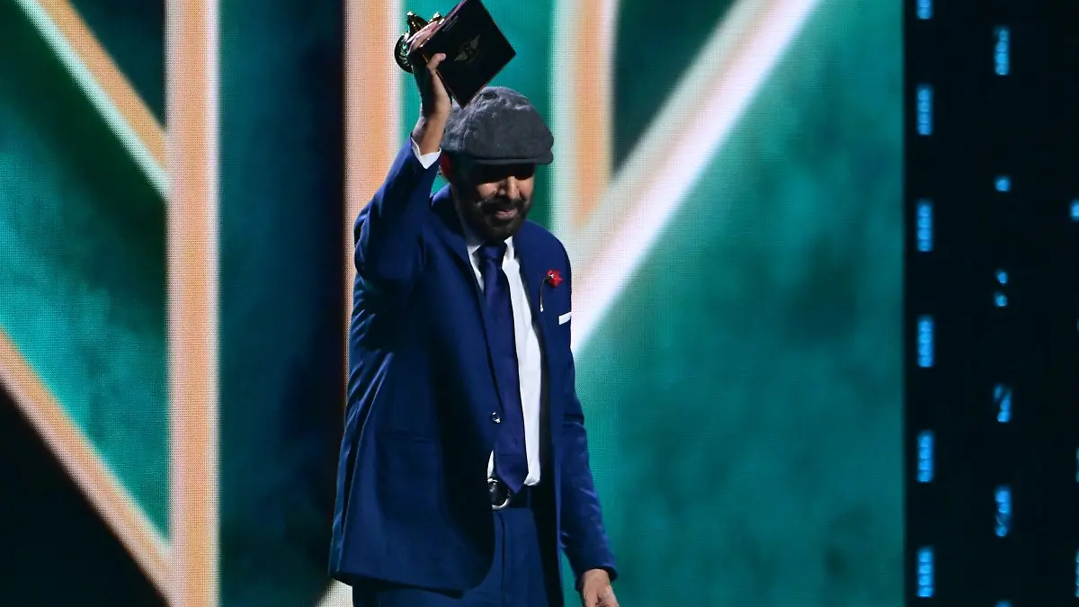 Juan Luis Guerra en los Latin Grammy